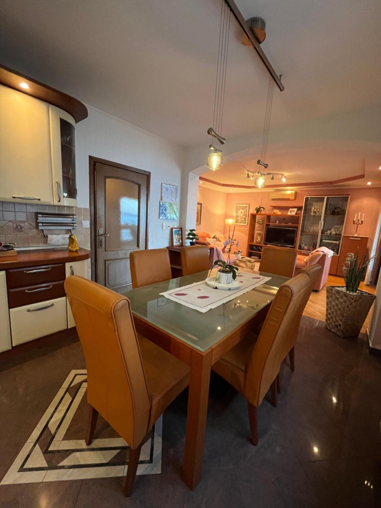 Apartman Adrijan Sukosan Ngoại thất bức ảnh